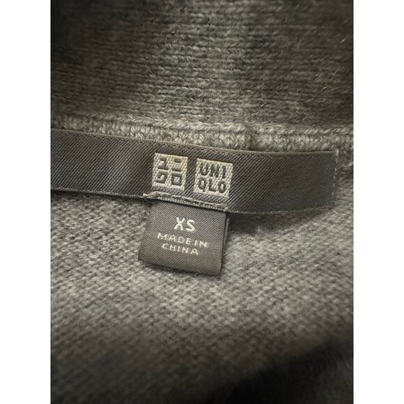 Women XS Uniqlo 100% Cashmere Wool Gray Cardigan Sweater Button Layering - Picture 6 of 6